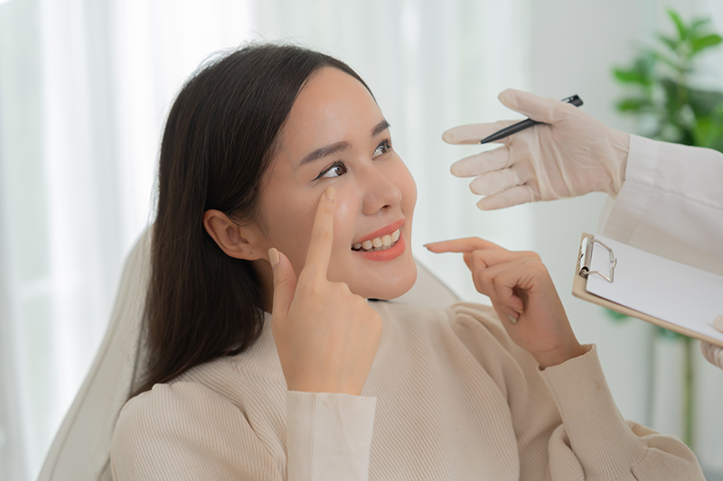 How Do Cosmetic Surgery Clinics Support Patients?